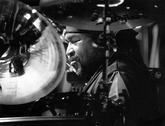 Carter Beauford Drummerworld