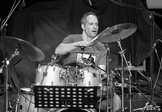 Robbie Ameen Drummerworld
