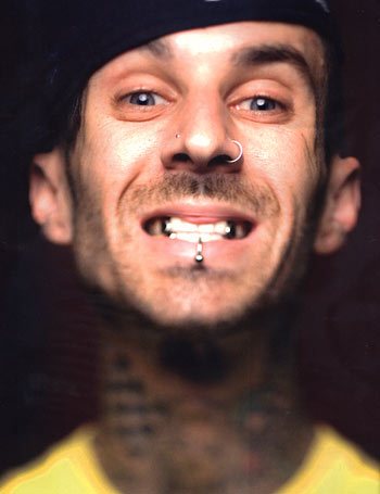 The image “http://www.drummerworld.com/pics/drumpics10/travisbarker350.jpg” cannot be displayed, because it contains errors.