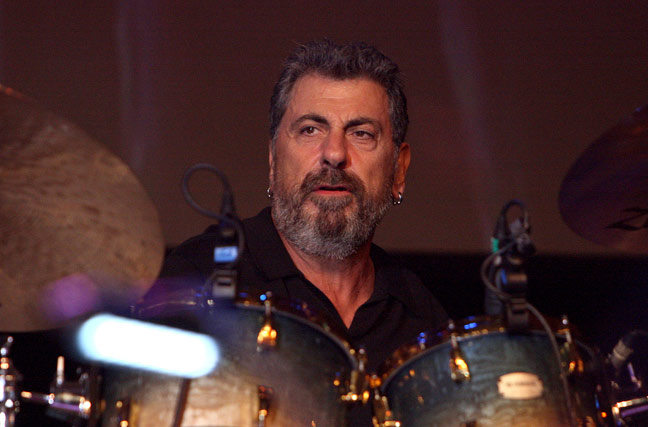 Drummerworld: Rick Marotta