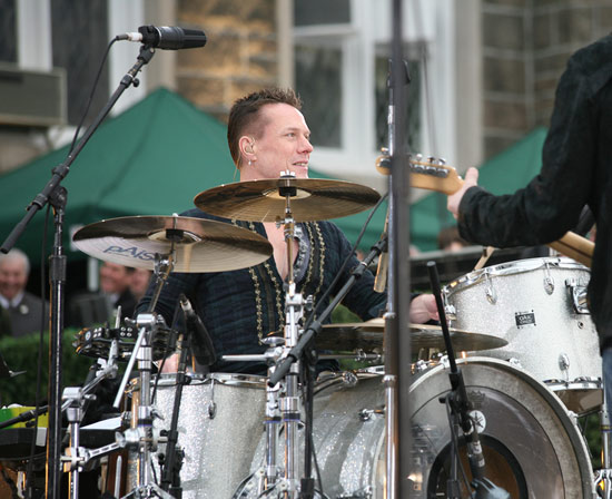 Drummerworld Larry Mullen jr Drummerworld Larry Mullen jr