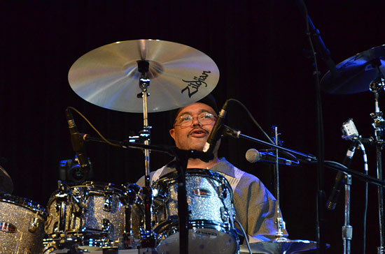 Dennis Chambers Drummerworld