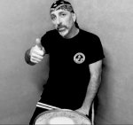 Guveau Thumb Up B&W.jpg